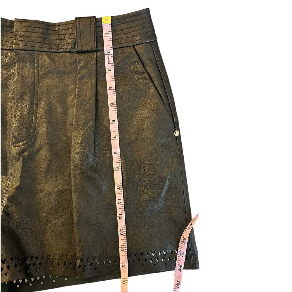 NWT Scotch & Soda Para Dice Black Shorts Faux Leather Heart Eyelet Size Medium - Picture 10 of 13